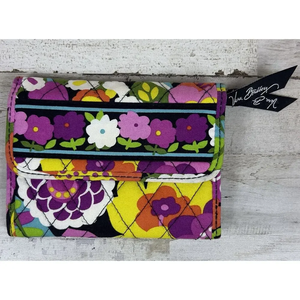Vera Bradley Wallet Womens Trifold Clutch Quilted Floral ID Coin Purse Organizer - Picture 1 of 5